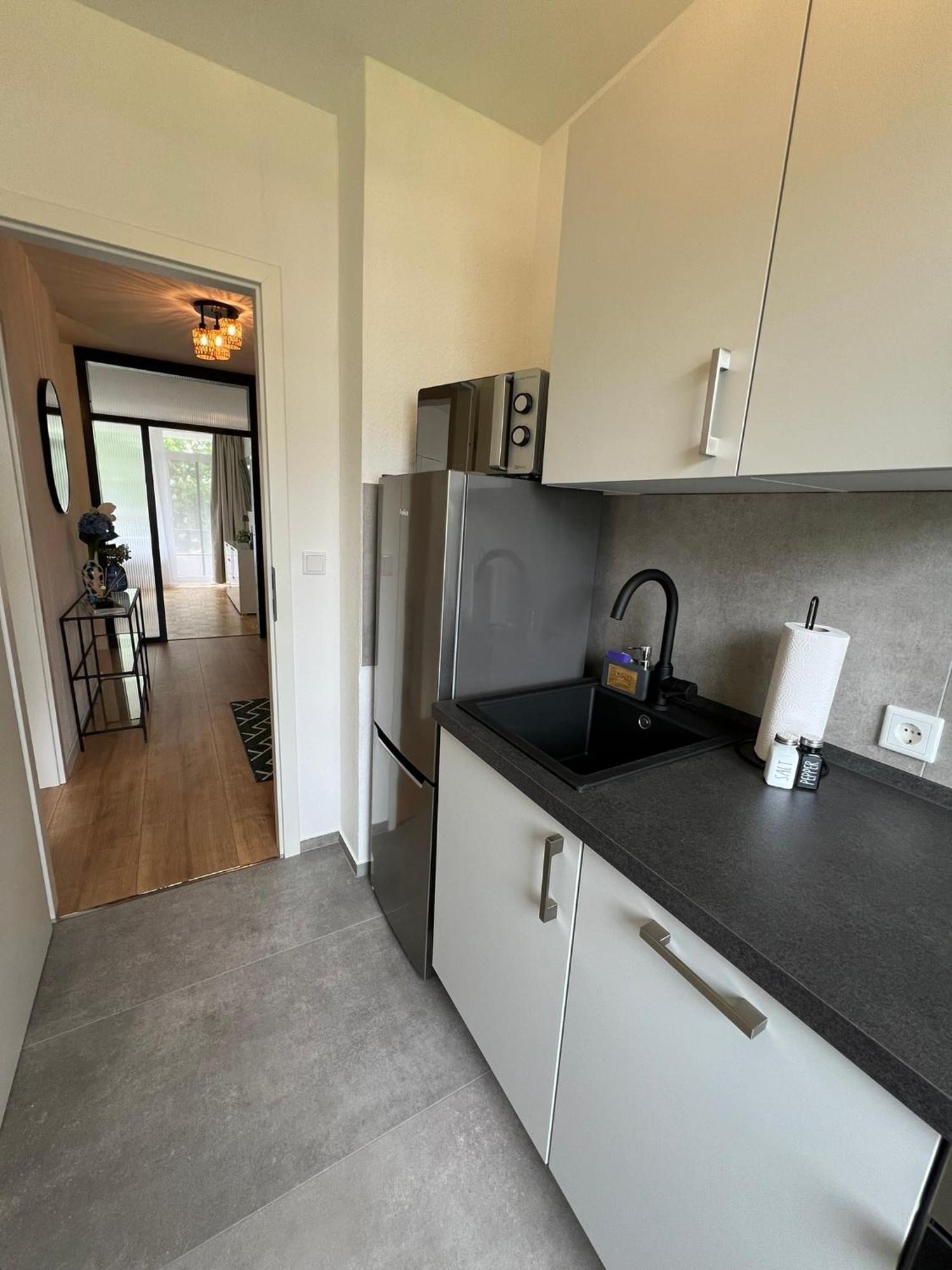 W&D Living - Fewo Kleines Italien Mit Parkplatz Und Balkon Celle Exterior foto